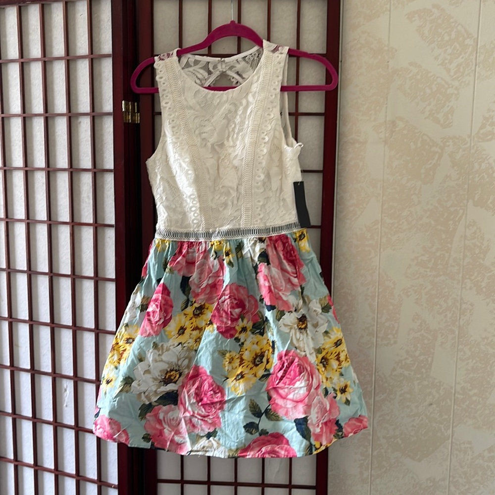 City Studio lace and floral dress size 7